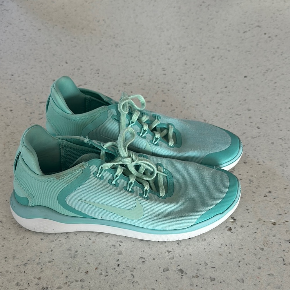 Women’s Nike Fly Knit Teal Blue Athletic Shoes Size 8.5